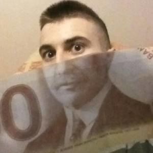 Meet your Posher, Alex